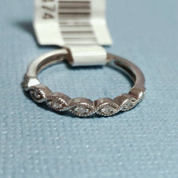 10K Gold 7 diamonds Milgrain Band Ring size 3.75 - Picture 9 of 12